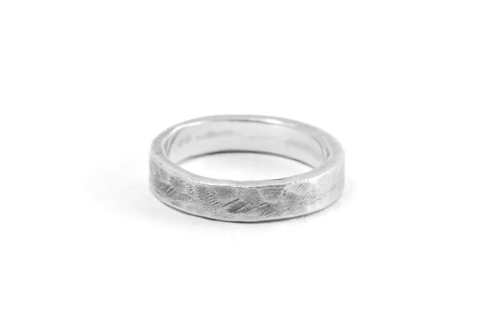 #007 - Band Ring