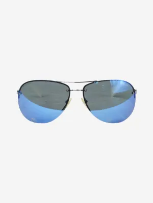 Blue aviator tinted sunglasses