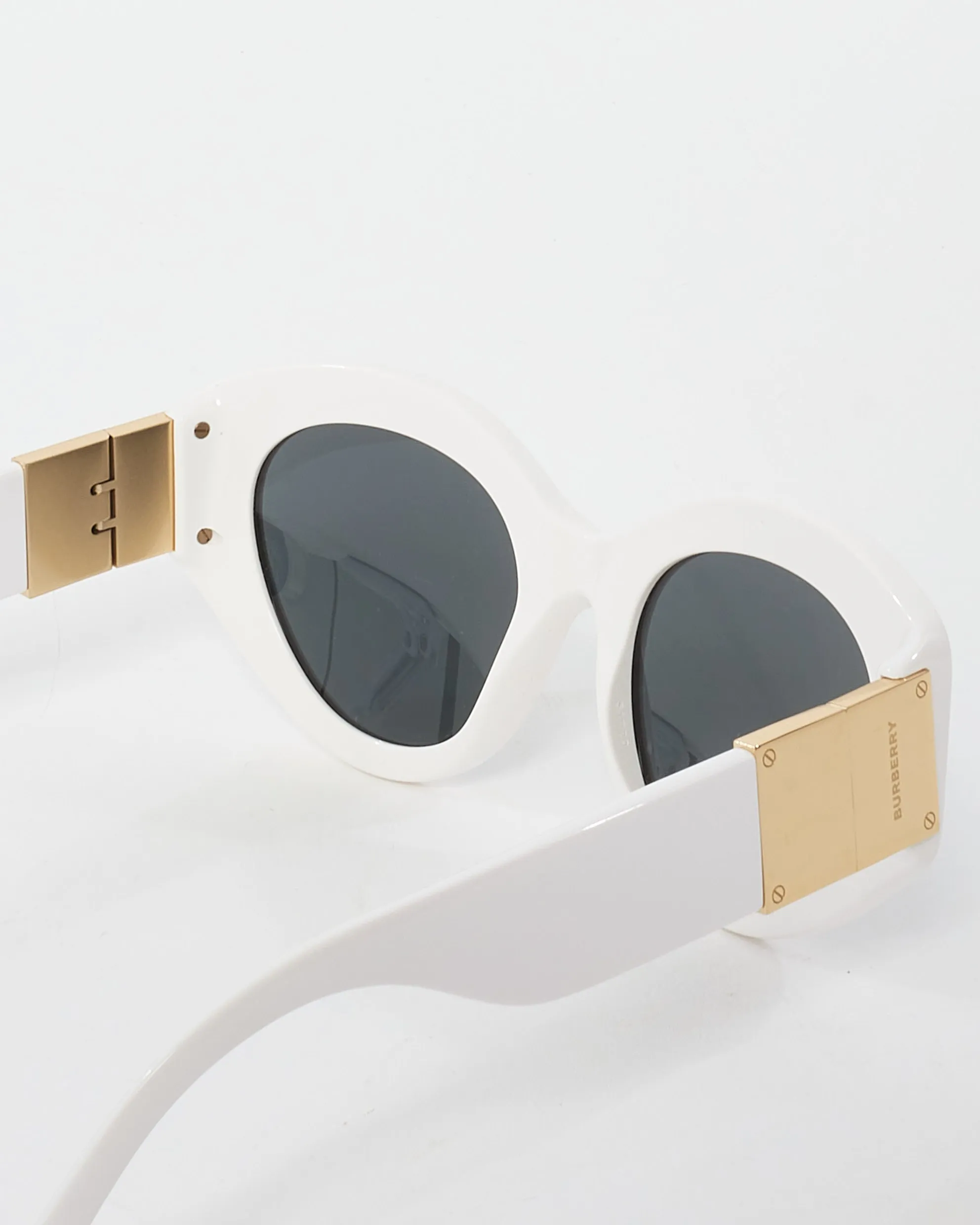 Burberry White Acetate Oversized Sunglasses B4361