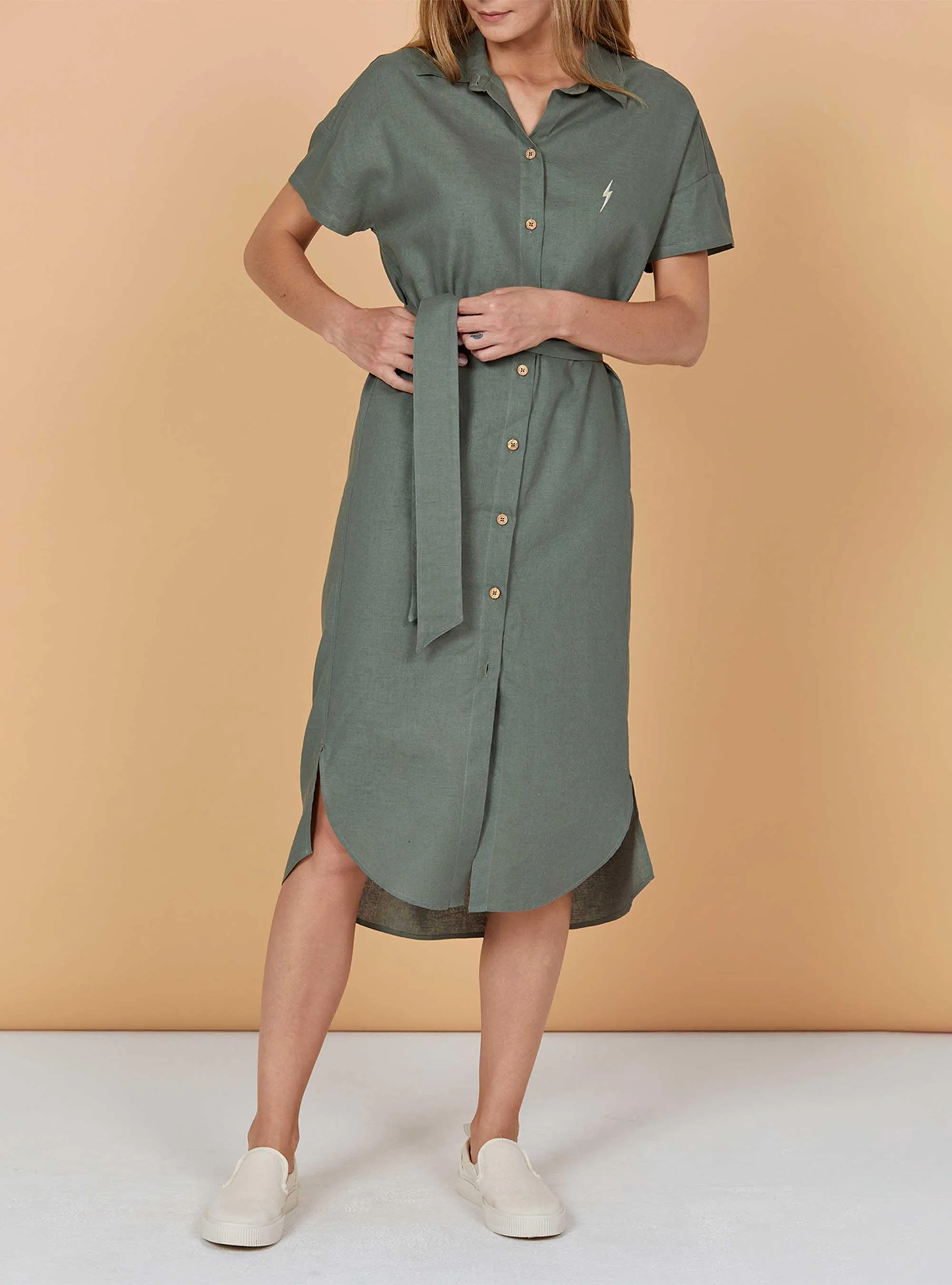 BUTTONED DRESS IN LINEN WITH BELT