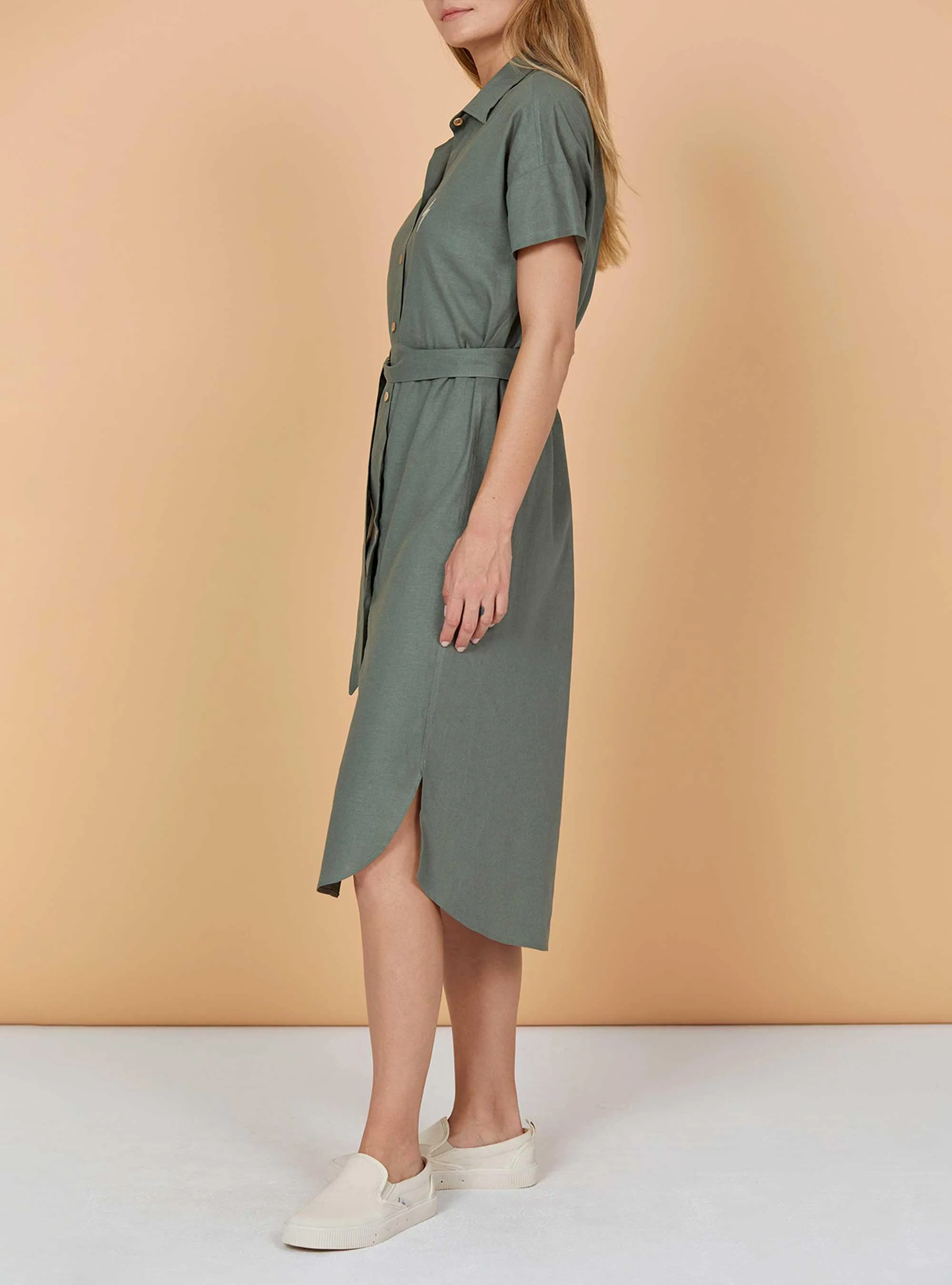 BUTTONED DRESS IN LINEN WITH BELT