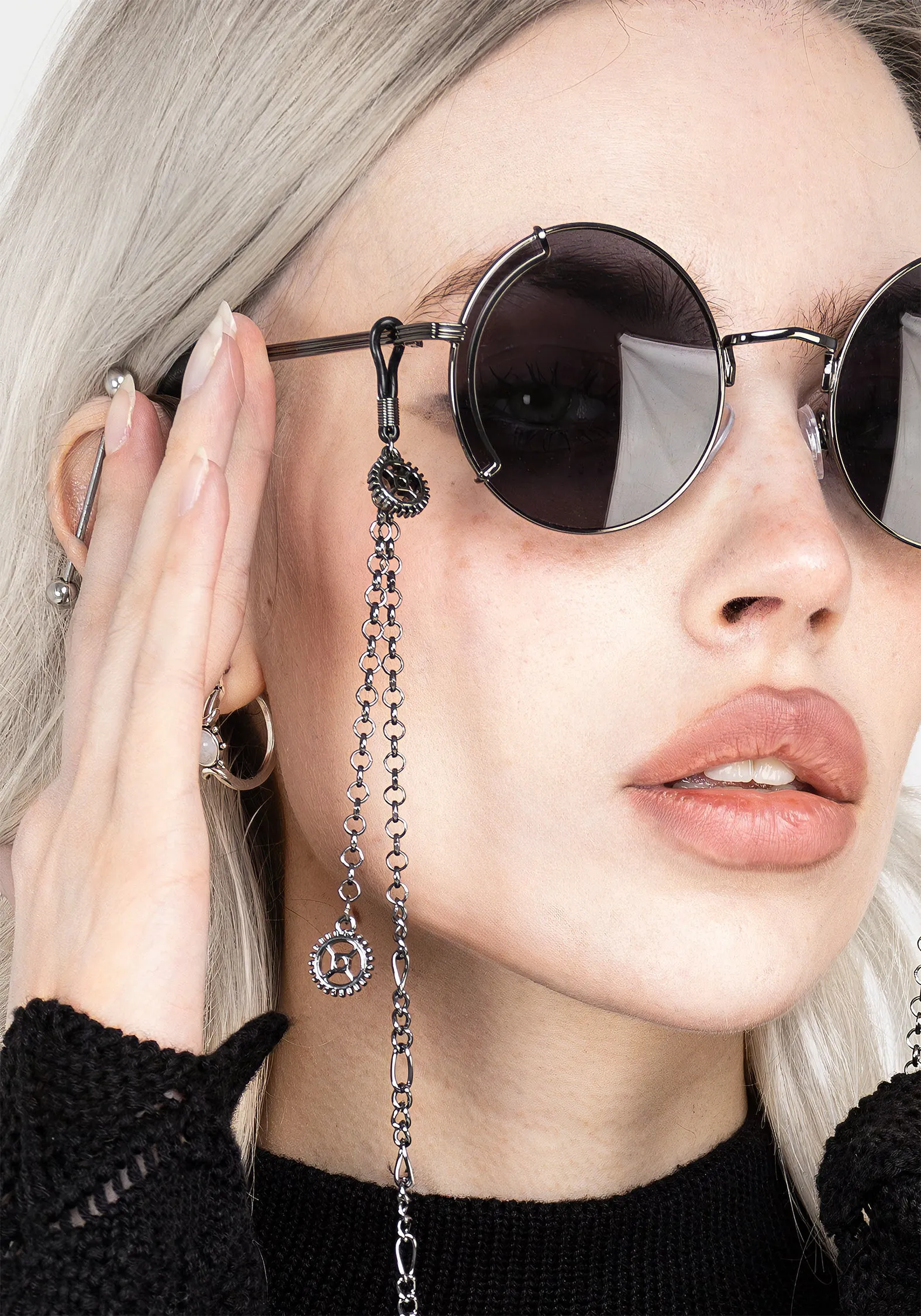 Emilie Round Sunglasses with Chain