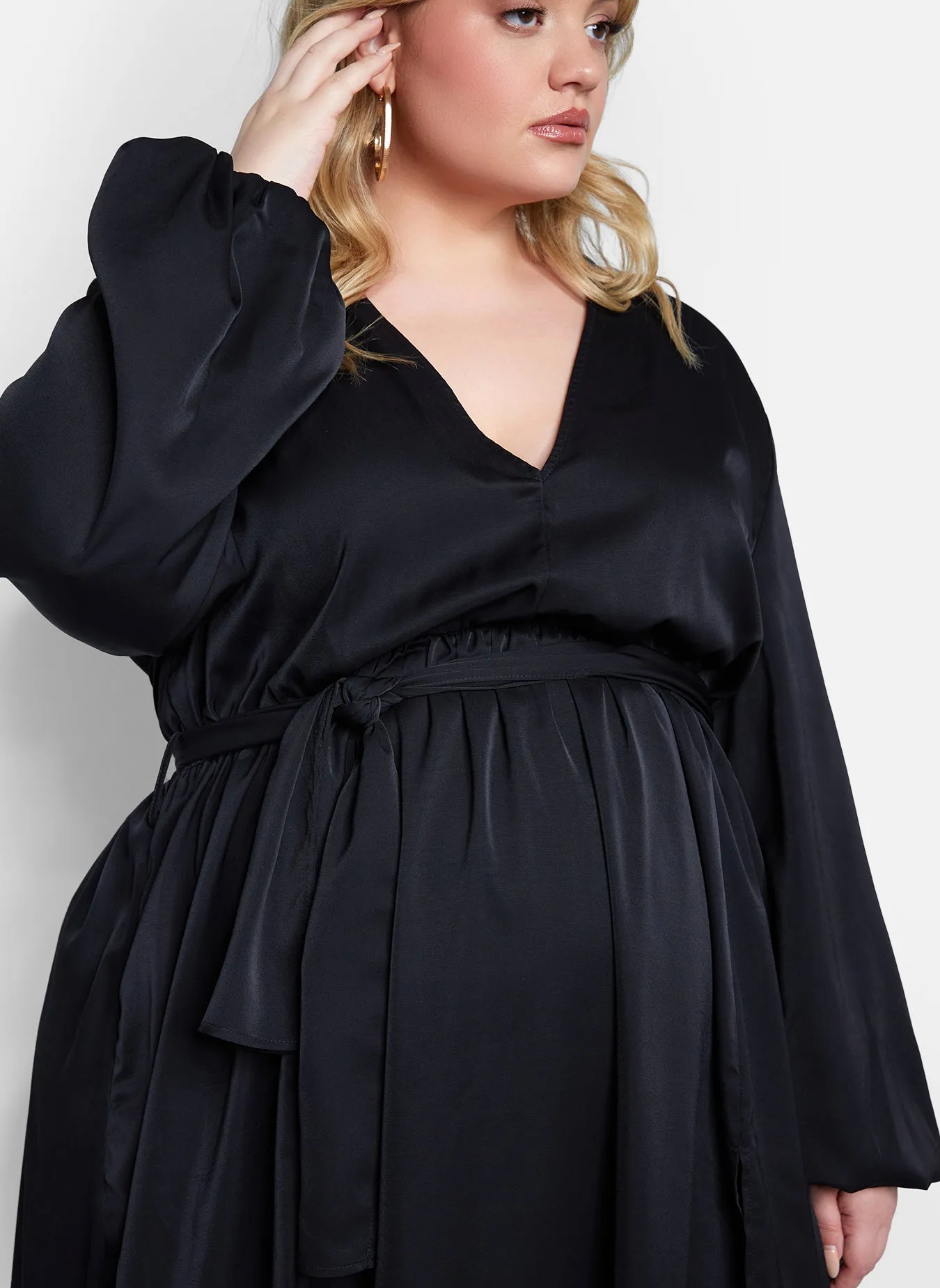 Merida Deep V Neck Belted Maxi Skater Dress - Black